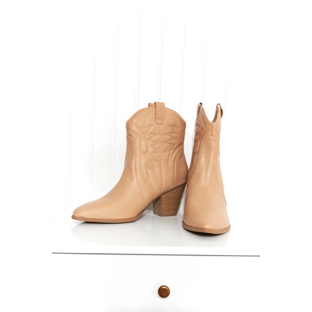 Texas Trip Embroidered Cowboy Booties in Toffee
